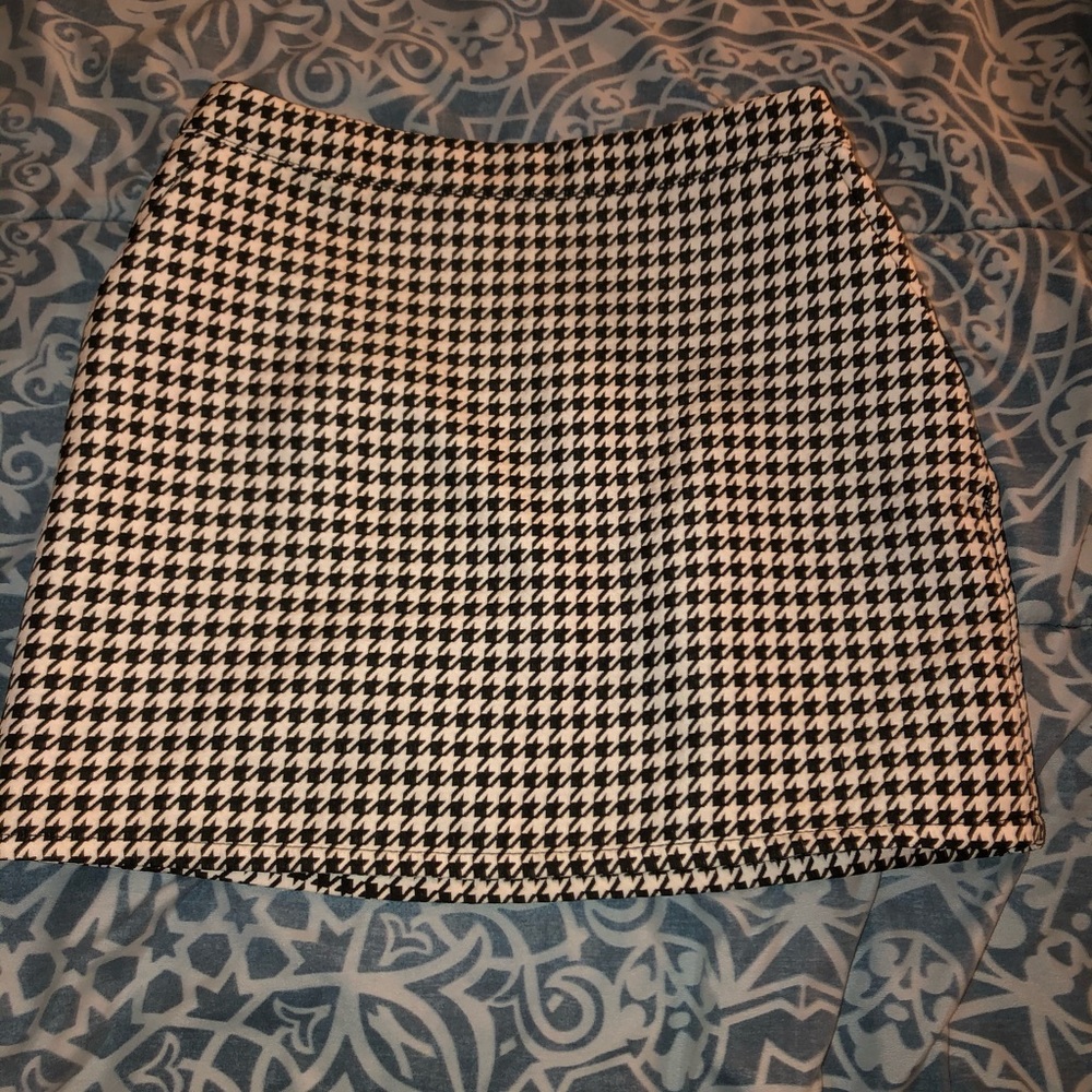 checkered skirt